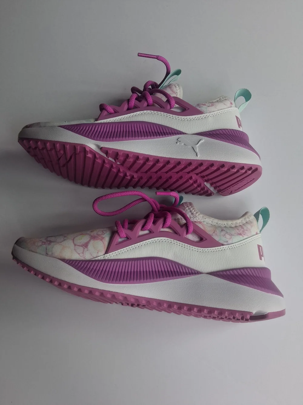 Puma Kids Bubble Print Sneakers in Pink, Mint and White Size 4